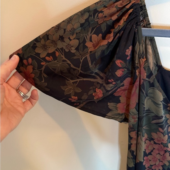 Lulus Subtle Elegance Black Floral Print Faux Wrap Midi Dress size small - Picture 6 of 7